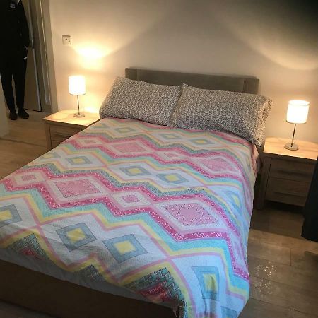 Newcastle Guest House Γκάλγουεϊ Εξωτερικό φωτογραφία