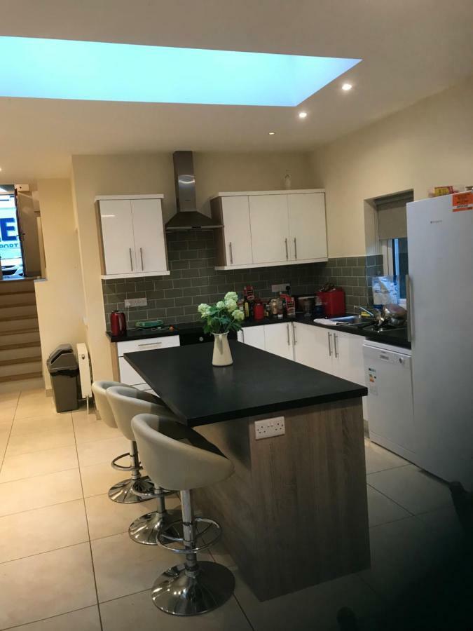 Newcastle Guest House Γκάλγουεϊ Εξωτερικό φωτογραφία